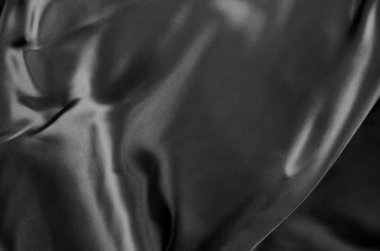 Siyah doku, karanlık dalgalı parlak ipek perdelik