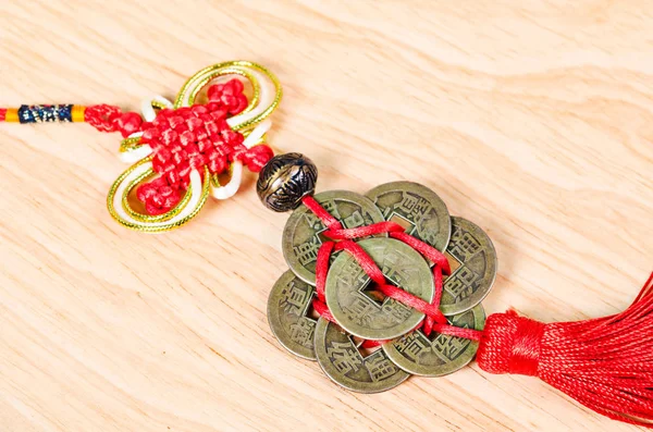 Çin yeni yıl tebrik için şanslı düğüm.