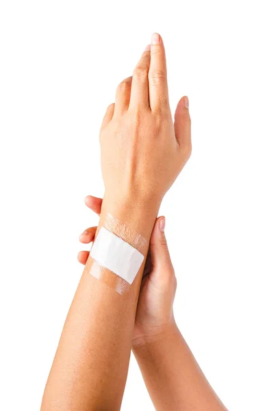 Venda adhesiva con impermeable transparente en la mano wooman . — Foto de Stock