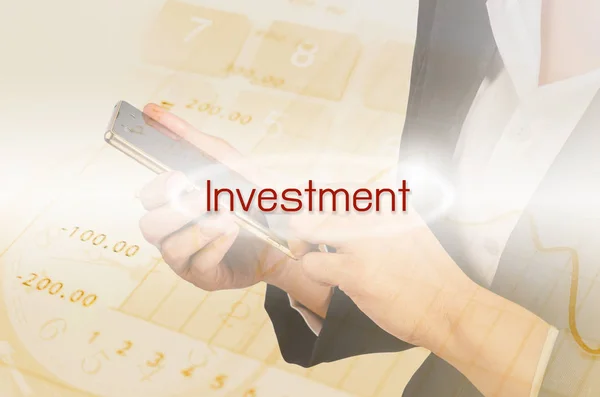 Investeringen tekst en dubbele blootstelling van zakenvrouw en financ — Stockfoto