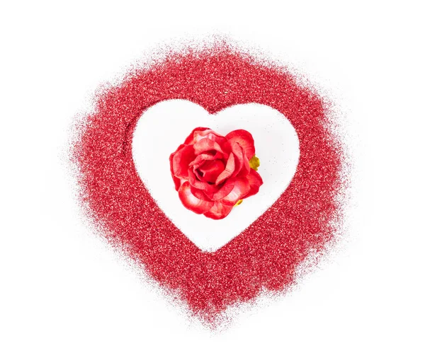 Rosa roja en brillo de corazón rojo . — Foto de Stock