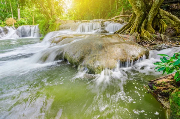 쳇 상 노이 폭포.