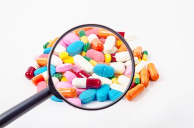 dertlerin Büyüteç altında.