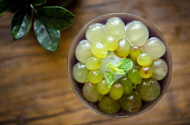 Üzüm kokteyli ya da limonata..