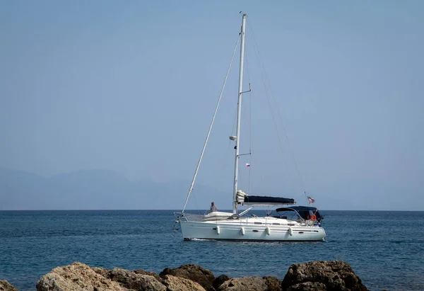 Weiße Jacht Auf Dem Meer — Stockfoto