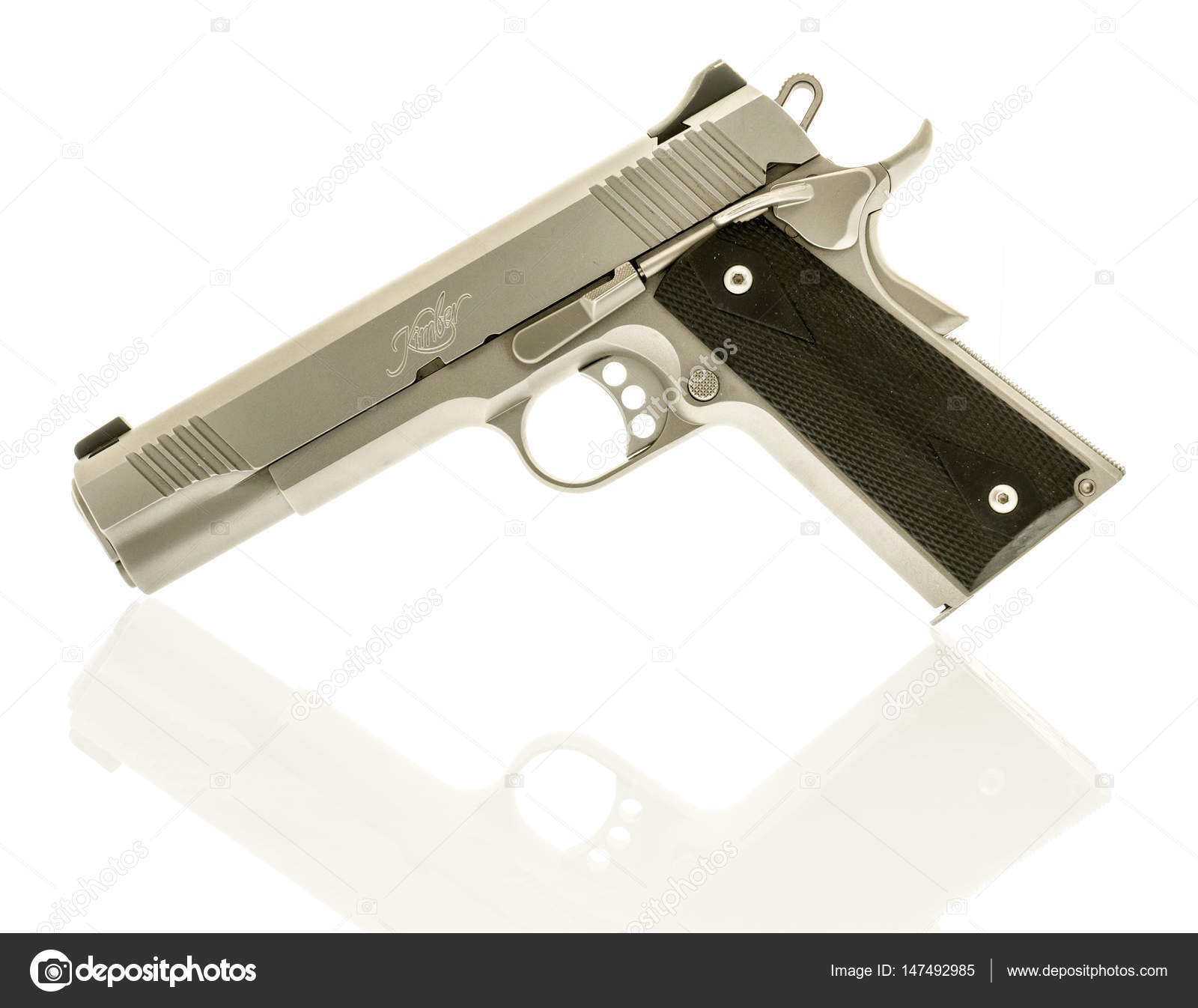 Pictures ashley force Kimber 1911 pistol Stock Editorial Photo