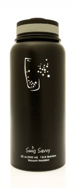 İnsolated su şişesi