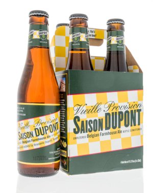 dört paket bira.