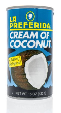 Winneconne, WI - 17 Nisan 2020: İzole edilmiş bir arka planda La Preferida kreması paketi.