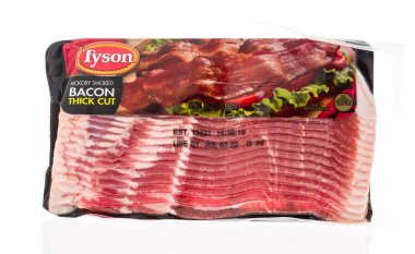 Winneconne, WI - 26 Nisan 2020: İzole edilmiş bir arka planda Tyson pastırması paketi.