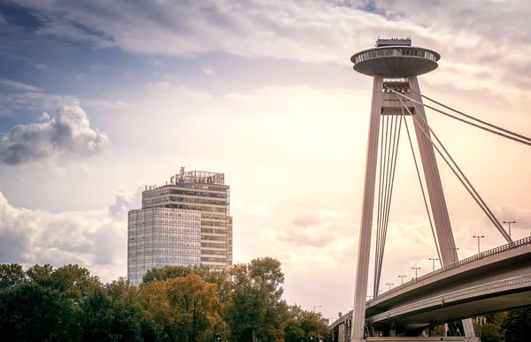 UFO torn i huvudstaden i Slovakien, Bratislava — Stockfoto