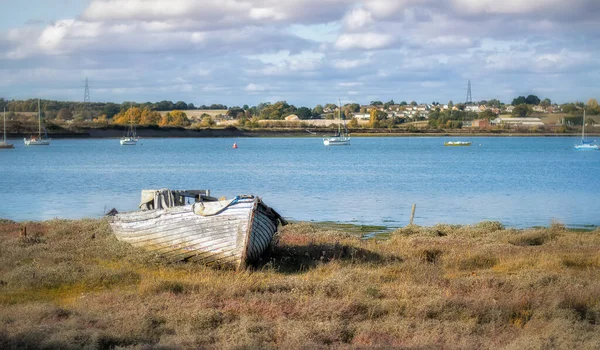 Aufgelassenes Altes Holzboot Ufer Des Flusses — Stockfoto