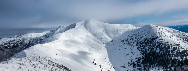 Panorama of winter mountain ridge with Little Krivan hill — Stock Photo, Image