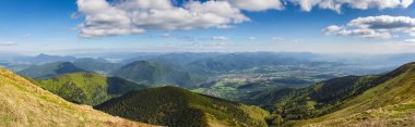 Panorama üzerinden küçük Fatra Ulusal Park ridge hills