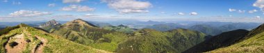 Güzel bahar tepelik slovak manzara - küçük Fatra hills