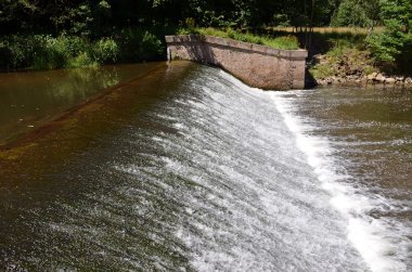 küçük nehir savak yaz detay fotoğraf
