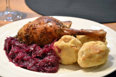 lahana ve hamur tatlısı fotoğrafçılık ile kavrulmuş kaz