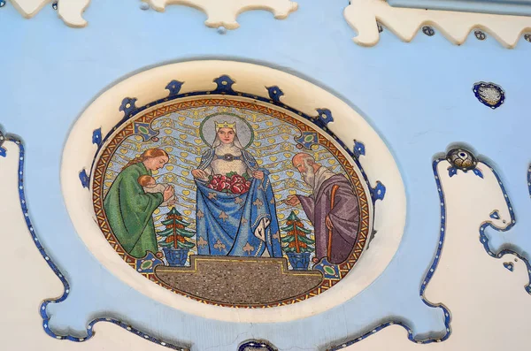 Detail des Religionsbildes auf der blauen Kirche im Zentrum von Bratislava Slowakei — Stockfoto
