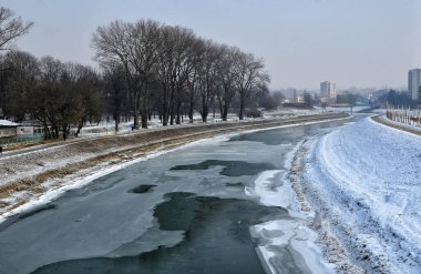 Polonya 'nın merkezindeki Wislok nehri.