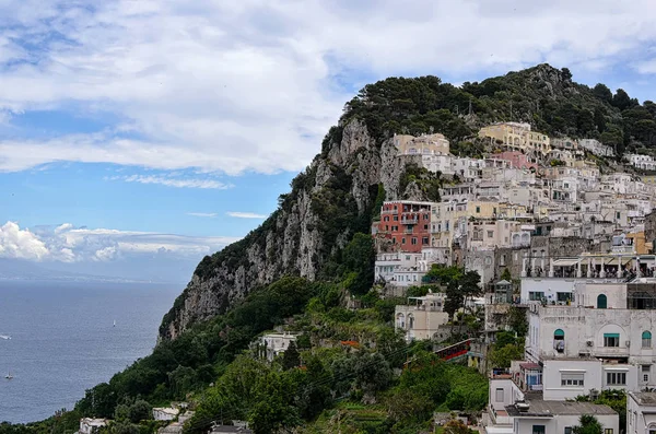 Mountain and buildings and nature Capri island in Italy photography — ストック写真