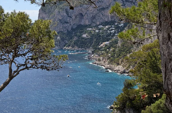Bucht auf Capri in Italien Blick von den Hügeln — Stockfoto
