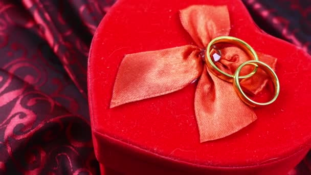 Anillos Boda Caja Regalo Corazón Rojo — Vídeo de stock