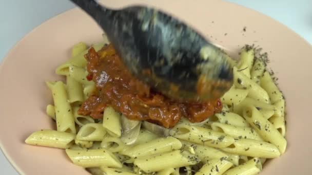 Edding Fleischsoße Pasta — Stockvideo