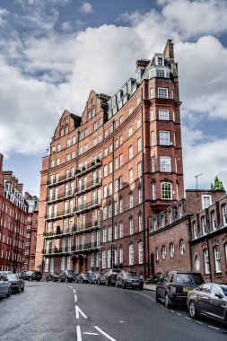 Londra 'da kırmızı tuğla bina