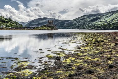 İskoçya 'daki Eilean Donan Kalesi
