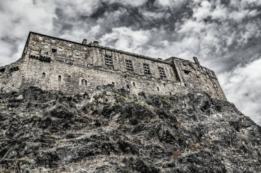 Dramatik bir şekilde Edinburgh kalesi