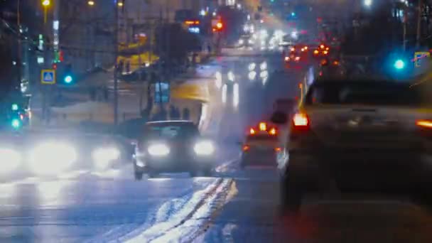 Timelapse of busy city traffic at night — Wideo stockowe