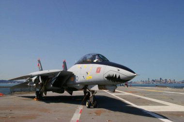 Alameda, Amerika Birleşik Devletleri - 23 Mart 2010: F-14a Tomcat, uçak gemileri Hornet Alameda, ABD üzerinde 23 Mart 2010.