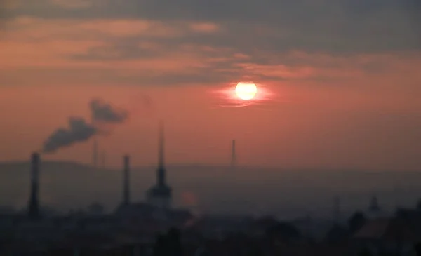Dawn at city during smog situation, tilt shift photo — Stock Photo, Image