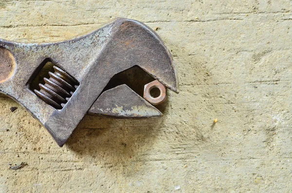 Starý francouzský klíč šroubu a matice — Stock fotografie