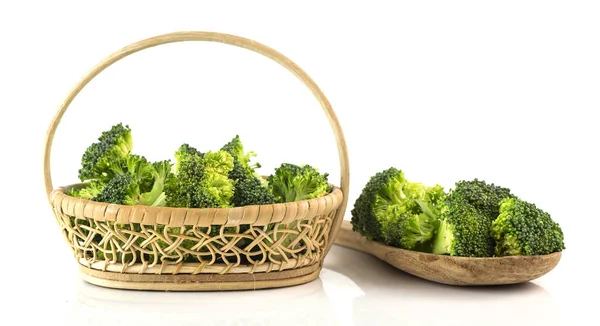 Brócoli fresco aislado en blanco —  Fotos de Stock