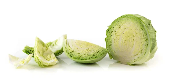 Verduras de repolho verdes em branco — Fotografia de Stock