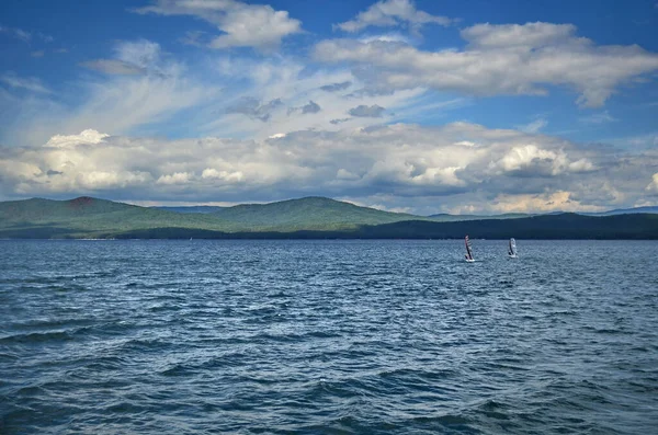 Windsurfing Στη Λίμνη Turgoyak Miass Chelyabinskt Νότια Ουράλια — Φωτογραφία Αρχείου