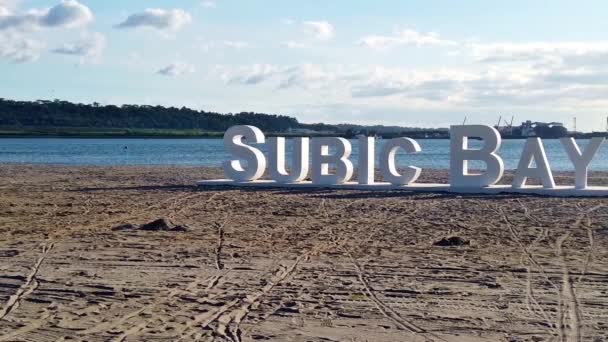 Słynny Znak Subic Bay Znajduje Się Małej Plaży Mieście Subic — Wideo stockowe