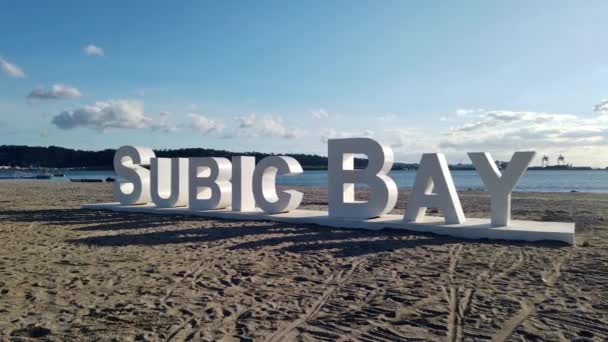 Słynny Znak Subic Bay Znajduje Się Małej Plaży Mieście Subic — Wideo stockowe