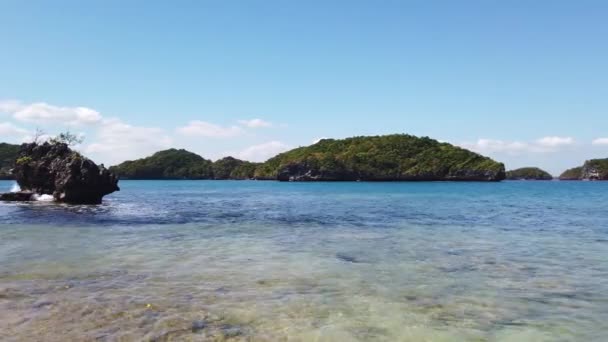 Podróżując Stu Wyspach Piękne Plaże Sezonie Letnim Położony Alaminos Pangasinan — Wideo stockowe