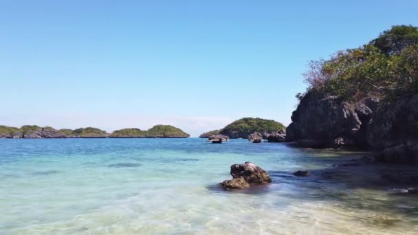 Podróżując Stu Wyspach Piękne Plaże Sezonie Letnim Położony Alaminos Pangasinan — Wideo stockowe