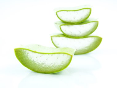 vers blad Aloë vera geïsoleerd