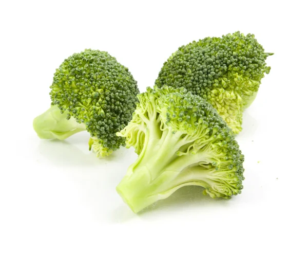 Broccoli geïsoleerd op witte achtergrond — Stockfoto