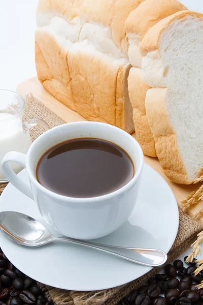 Café da manhã com café e pão — Fotografia de Stock
