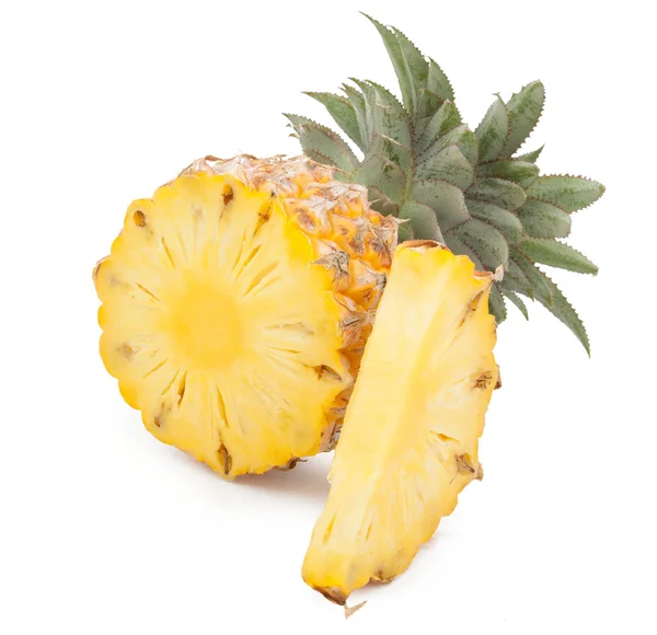 Piña con rodajas aisladas — Foto de Stock