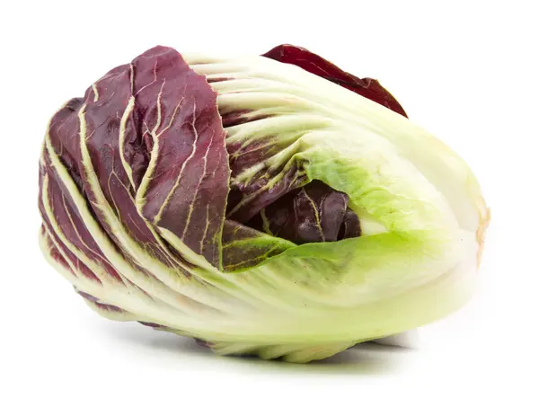 Vörös radicchio saláta elszigetelt fehér — Stock Fotó