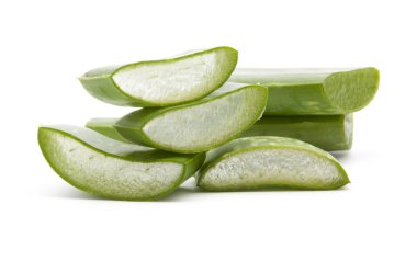Aloe Vera izole dilimlenmiş 