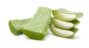 Aloe Vera izole dilimlenmiş 