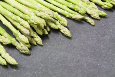 demet kuşkonmaz kayrak üzerine 