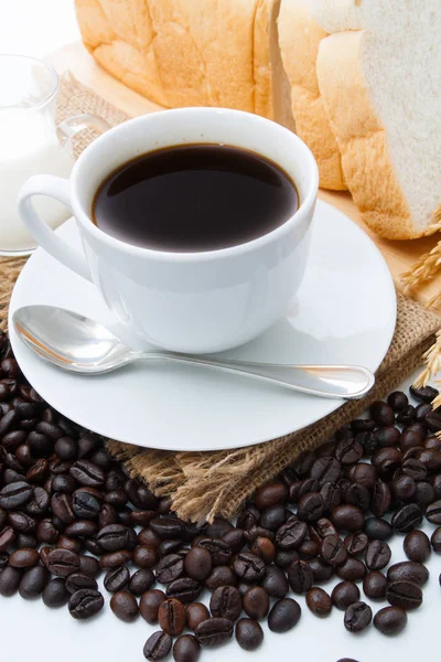 Café da manhã com café e pão — Fotografia de Stock